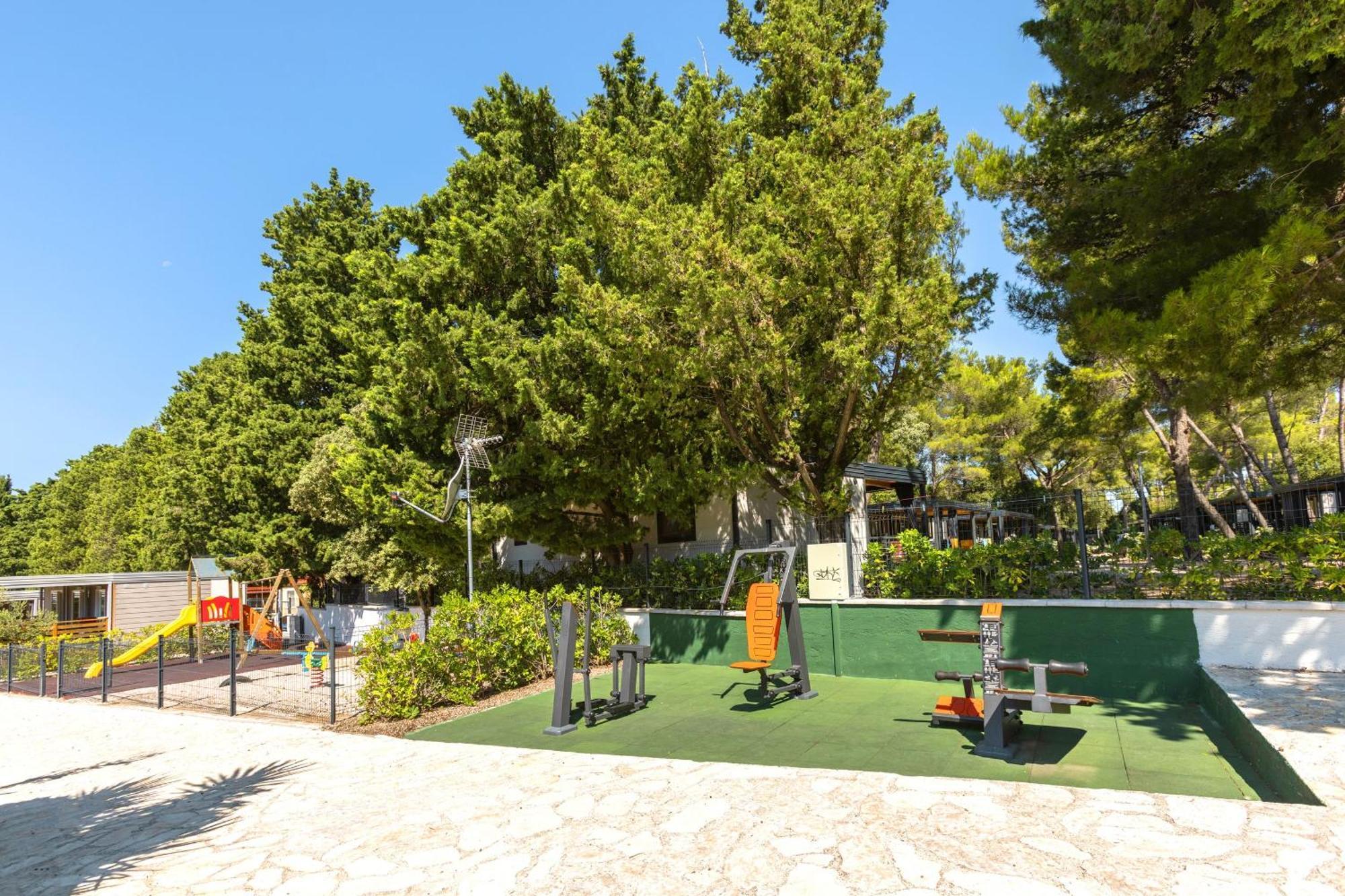 Eurocamp Mobile Homes At Campsite Ljutic Biograd Na Moru Exteriér fotografie